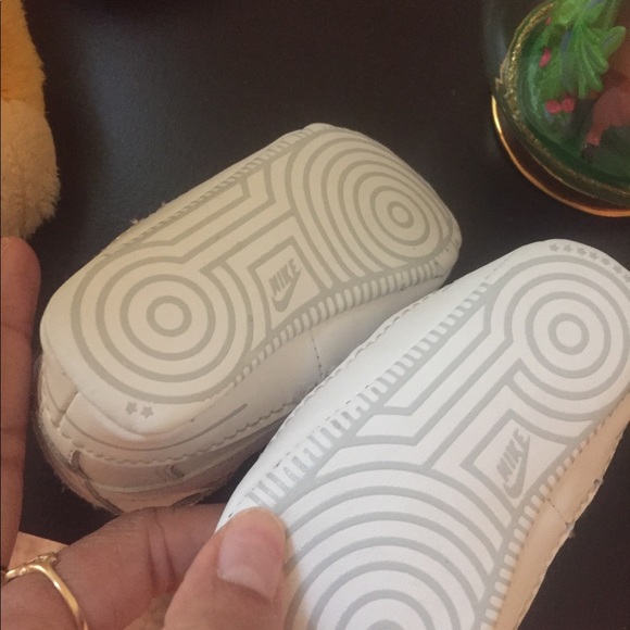 Infant Nike - Picture 2 of 2